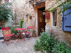 Maisonnette au pied du Mont Ventoux ste colombe
